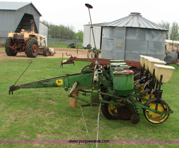 image for item B1184 John Deere 1240 four row planter