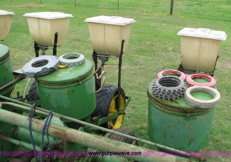 image for item B1184 John Deere 1240 four row planter