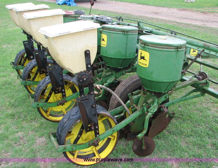 image for item B1184 John Deere 1240 four row planter