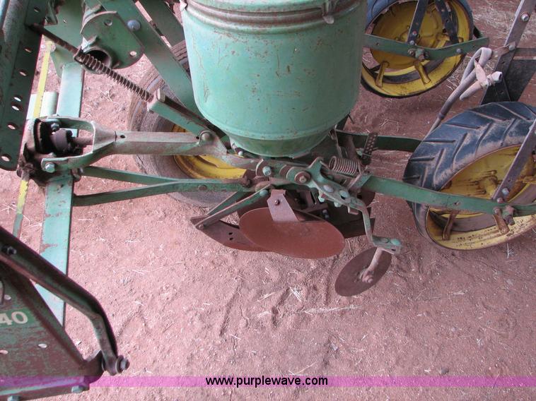 image for item B1184 John Deere 1240 four row planter