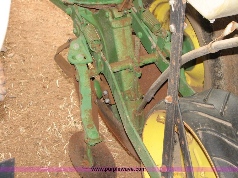image for item B1184 John Deere 1240 four row planter