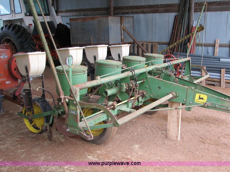 image for item B1184 John Deere 1240 four row planter
