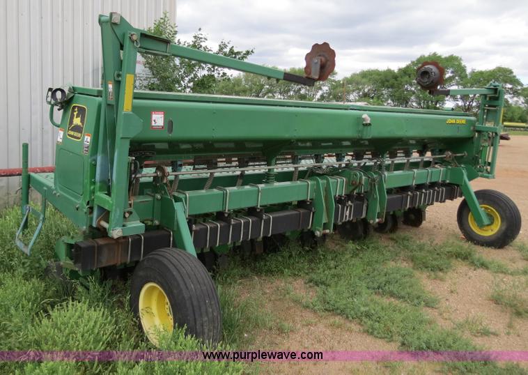 image for item B2230 John Deere 1530 20' soybean drill