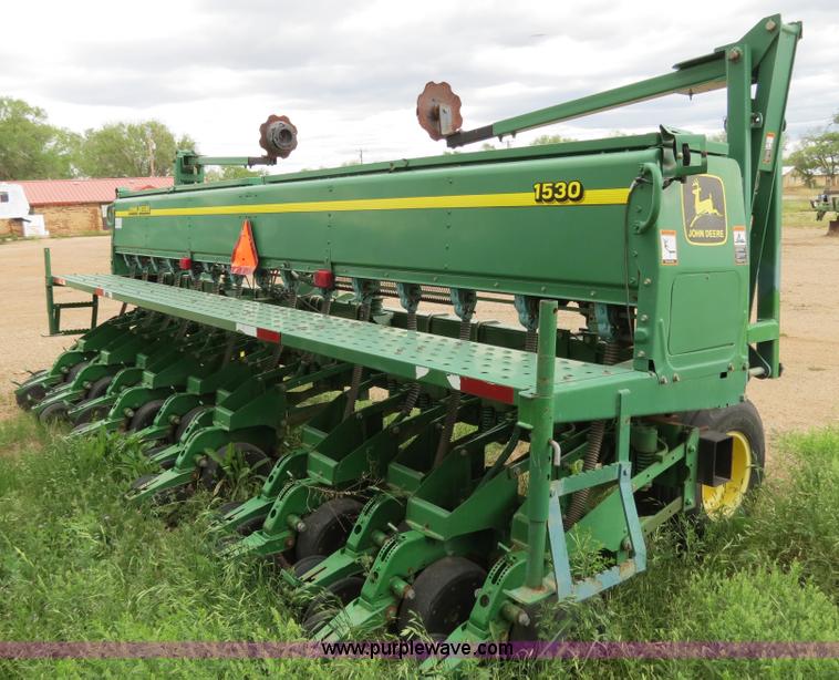 image for item B2230 John Deere 1530 20' soybean drill