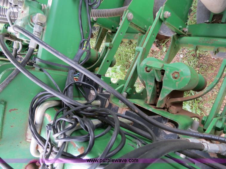 image for item B2230 John Deere 1530 20' soybean drill