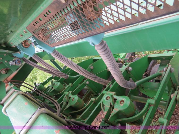 image for item B2230 John Deere 1530 20' soybean drill