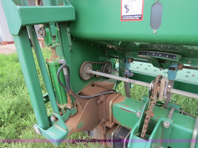 image for item B2230 John Deere 1530 20' soybean drill