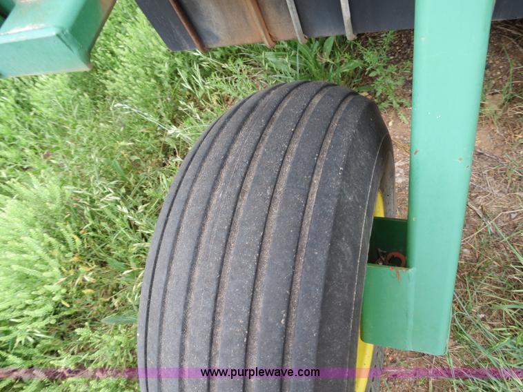 image for item B2230 John Deere 1530 20' soybean drill