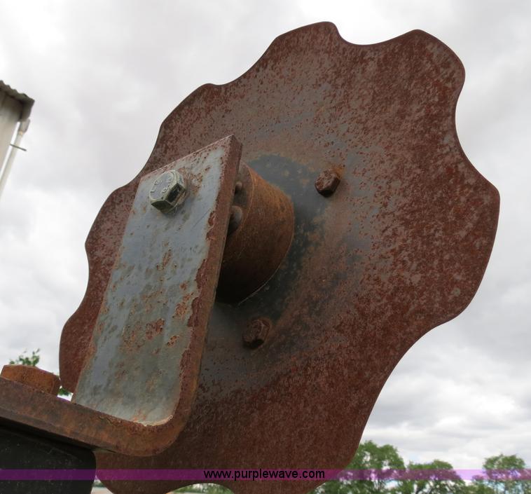 image for item B2230 John Deere 1530 20' soybean drill