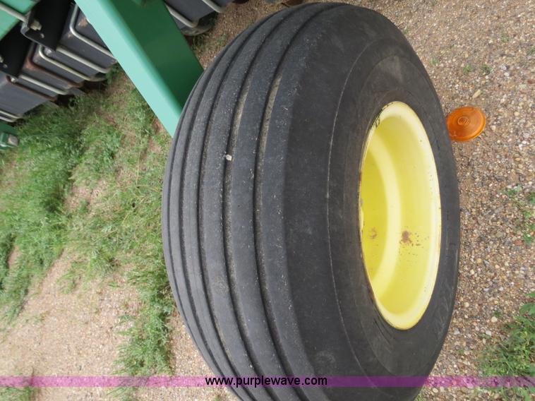 image for item B2230 John Deere 1530 20' soybean drill