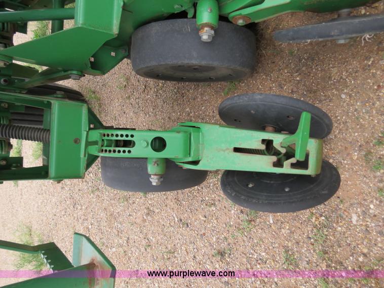 image for item B2230 John Deere 1530 20' soybean drill