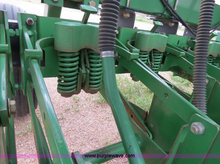 image for item B2230 John Deere 1530 20' soybean drill