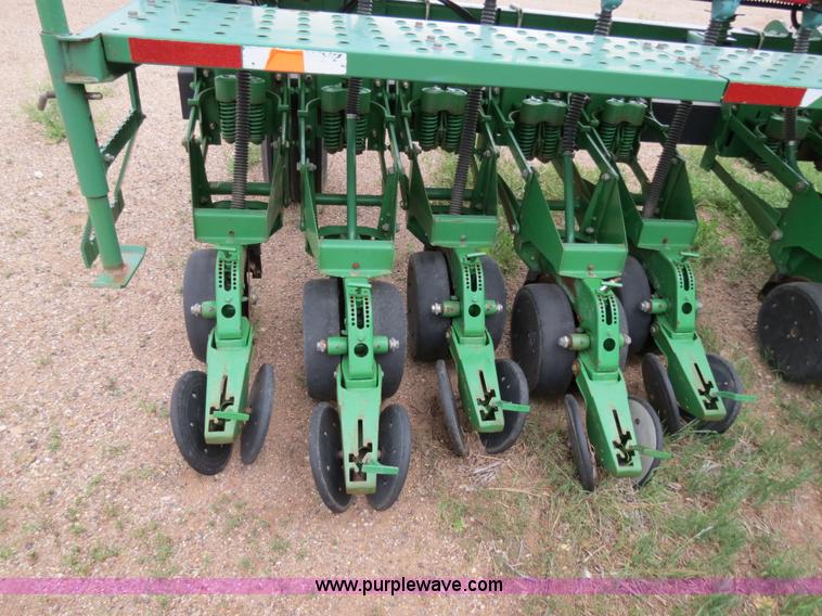 image for item B2230 John Deere 1530 20' soybean drill