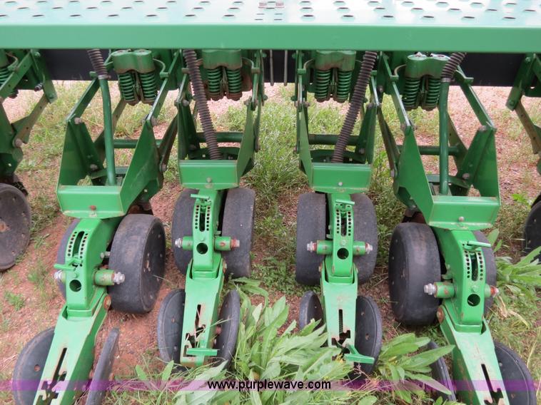 image for item B2230 John Deere 1530 20' soybean drill