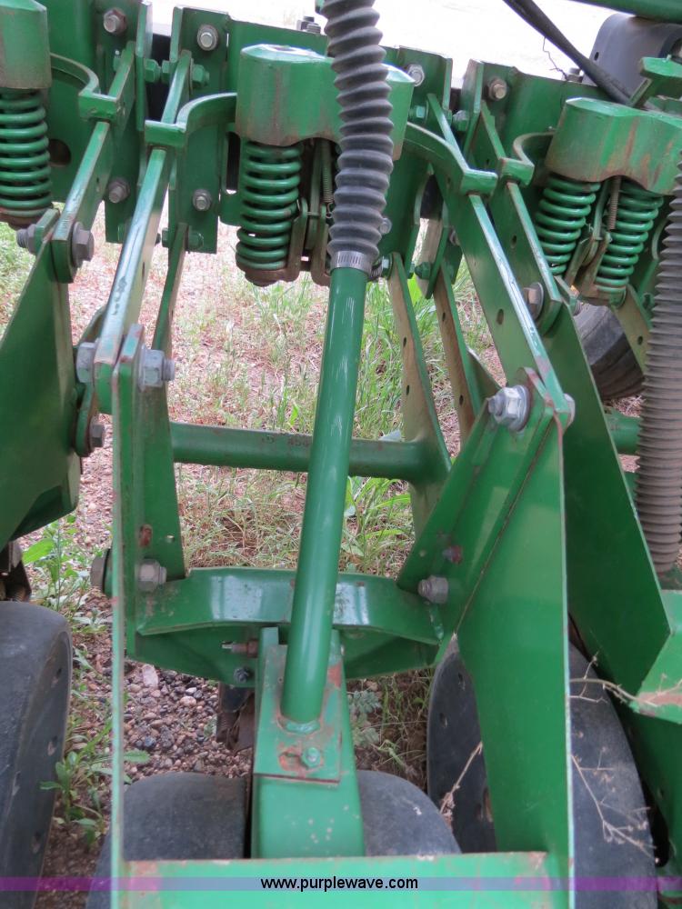 image for item B2230 John Deere 1530 20' soybean drill