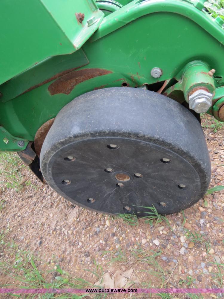 image for item B2230 John Deere 1530 20' soybean drill