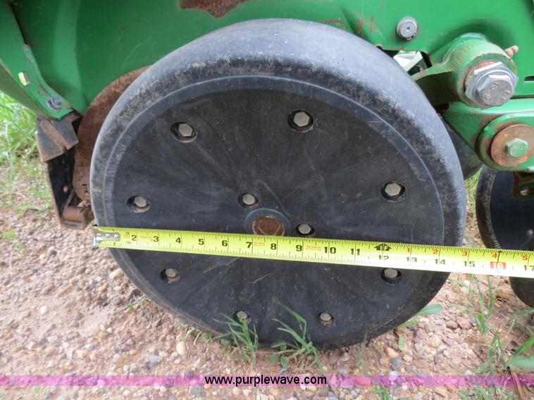 image for item B2230 John Deere 1530 20' soybean drill