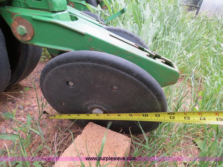image for item B2230 John Deere 1530 20' soybean drill