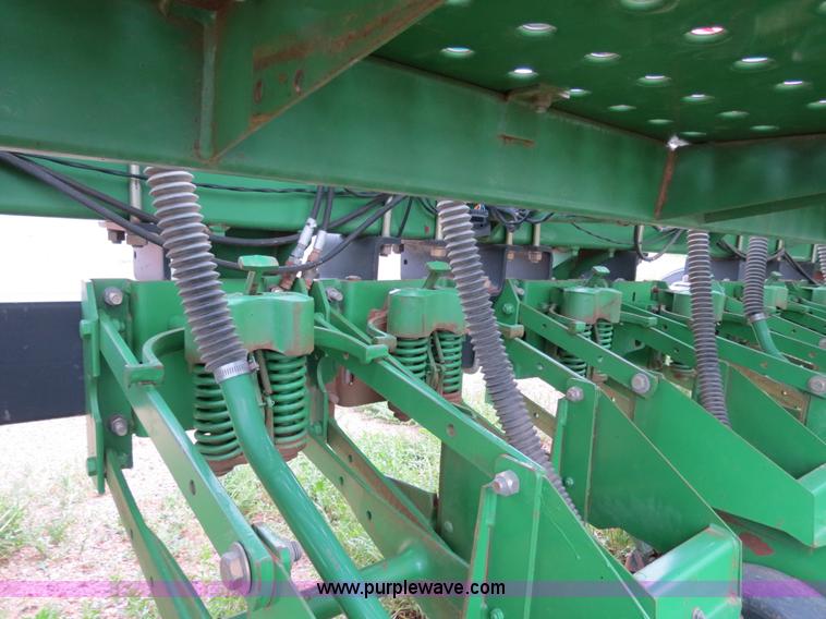 image for item B2230 John Deere 1530 20' soybean drill