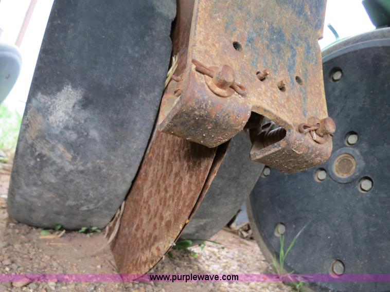 image for item B2230 John Deere 1530 20' soybean drill