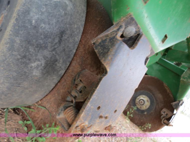 image for item B2230 John Deere 1530 20' soybean drill