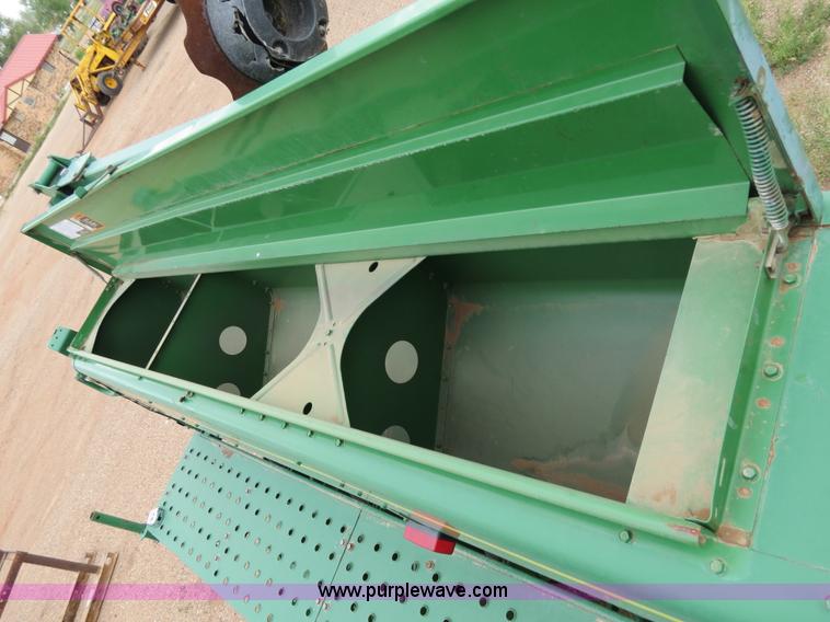 image for item B2230 John Deere 1530 20' soybean drill