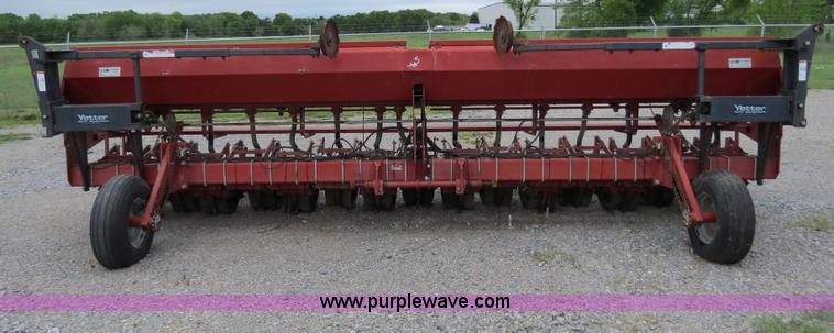image for item B2273 1995 Case IH 5400 20' soybean special drill