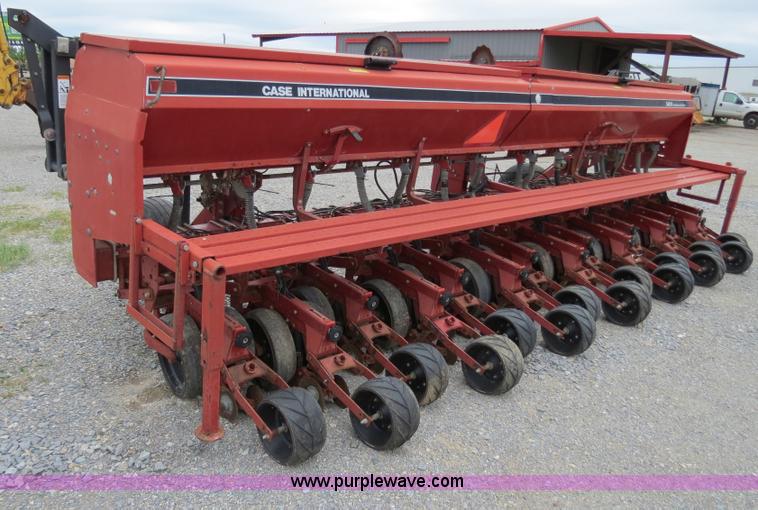 image for item B2273 1995 Case IH 5400 20' soybean special drill