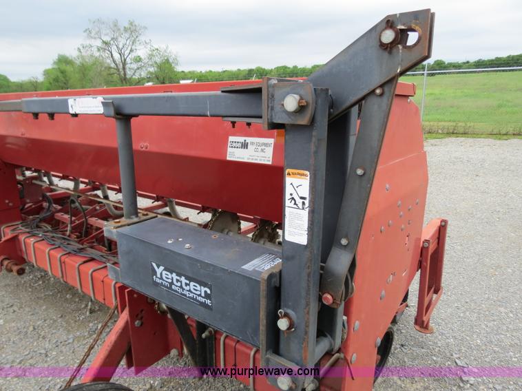 image for item B2273 1995 Case IH 5400 20' soybean special drill