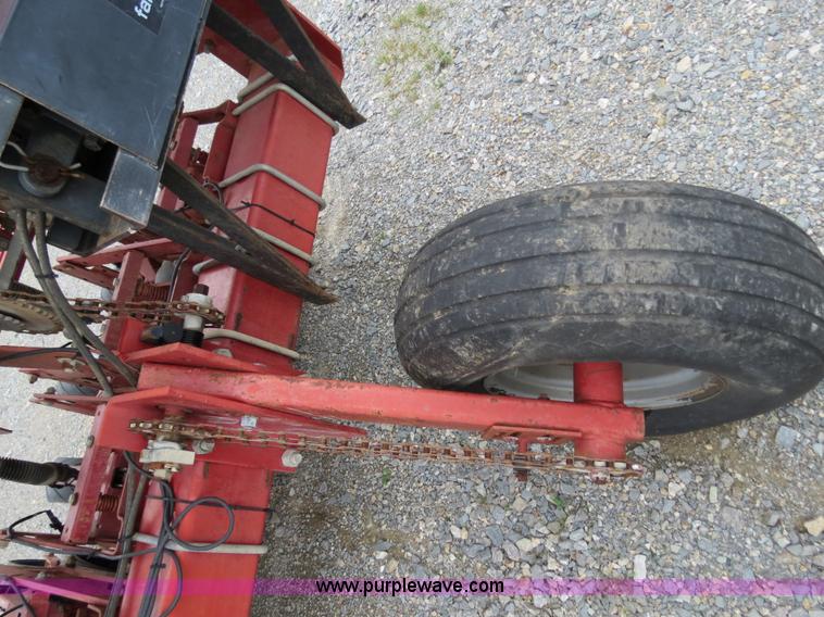 image for item B2273 1995 Case IH 5400 20' soybean special drill