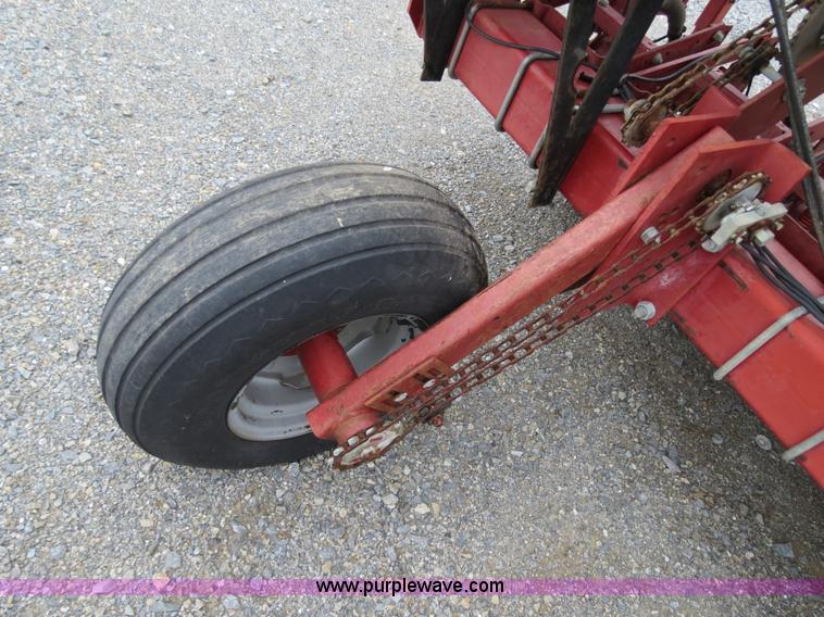image for item B2273 1995 Case IH 5400 20' soybean special drill
