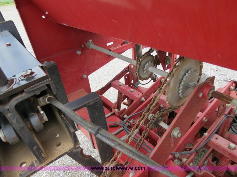 image for item B2273 1995 Case IH 5400 20' soybean special drill