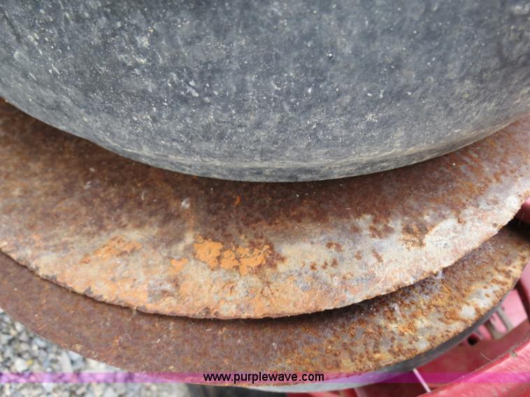 image for item B2273 1995 Case IH 5400 20' soybean special drill