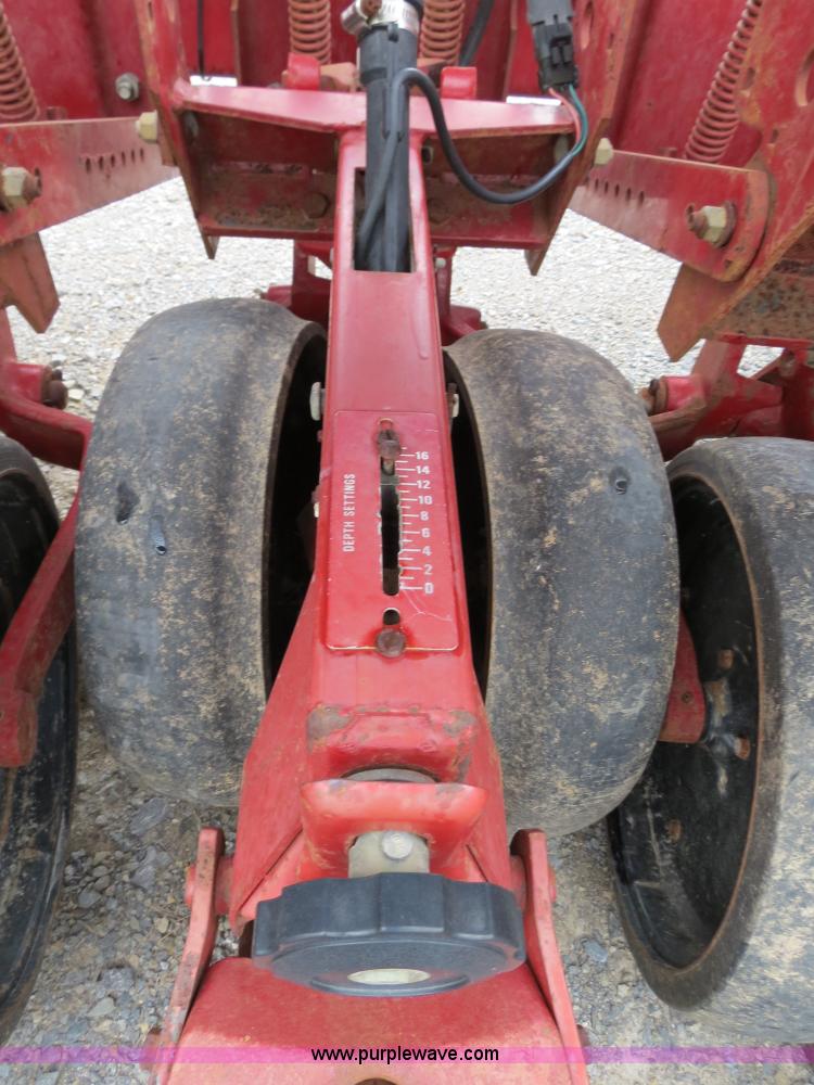 image for item B2273 1995 Case IH 5400 20' soybean special drill