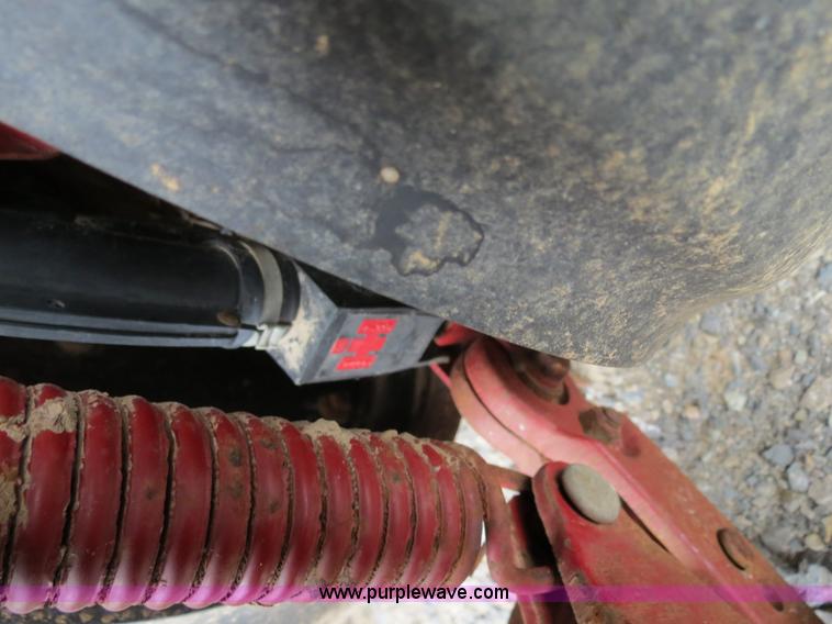 image for item B2273 1995 Case IH 5400 20' soybean special drill