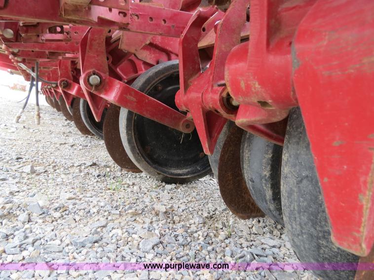 image for item B2273 1995 Case IH 5400 20' soybean special drill