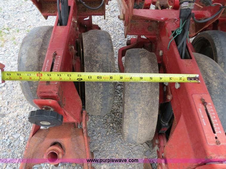 image for item B2273 1995 Case IH 5400 20' soybean special drill