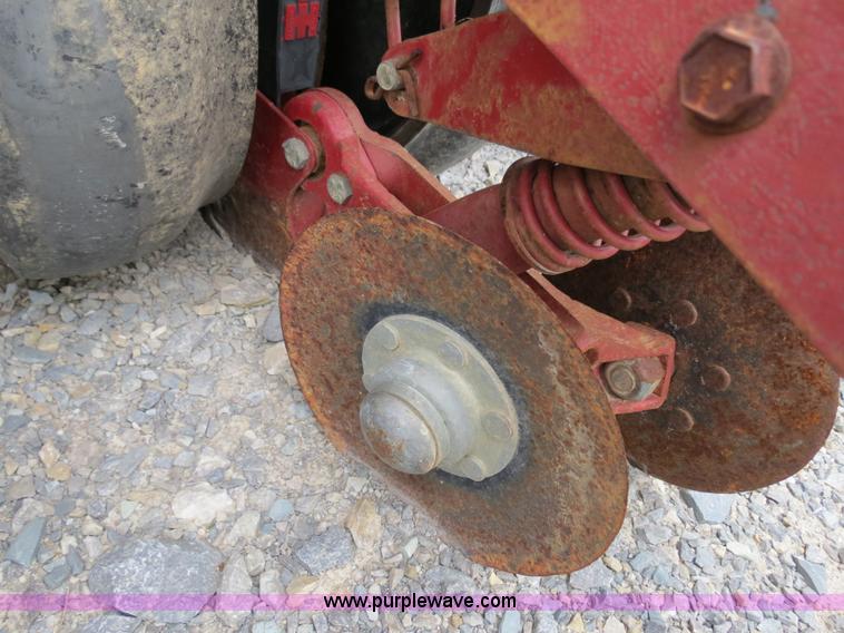 image for item B2273 1995 Case IH 5400 20' soybean special drill