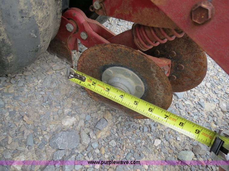 image for item B2273 1995 Case IH 5400 20' soybean special drill