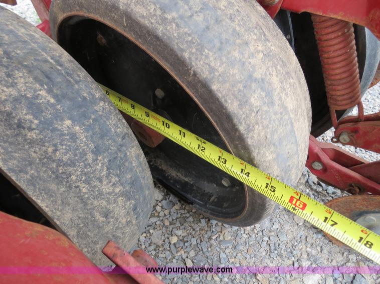 image for item B2273 1995 Case IH 5400 20' soybean special drill