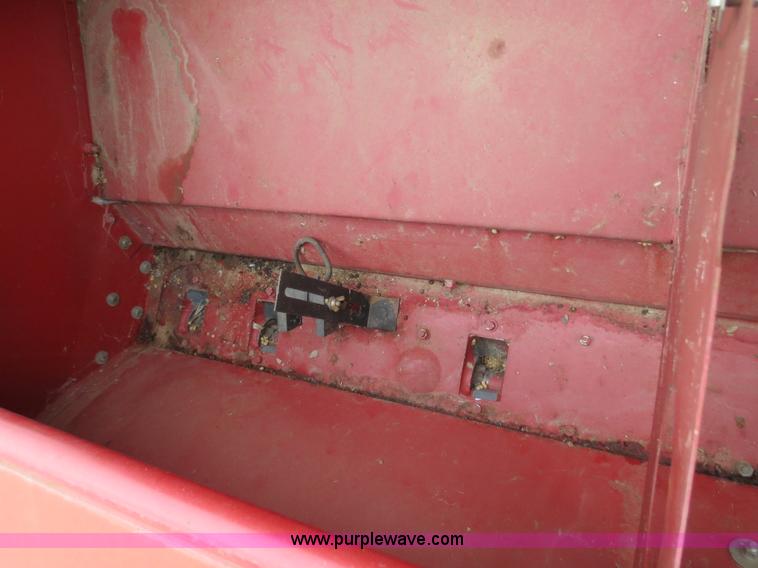 image for item B2273 1995 Case IH 5400 20' soybean special drill