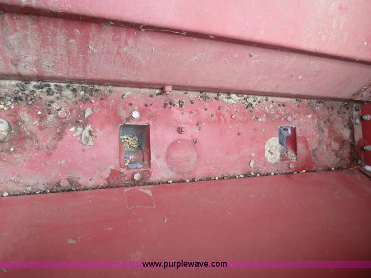 image for item B2273 1995 Case IH 5400 20' soybean special drill