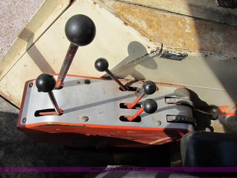 image for item B2685 1967 Allis Chalmers One Ninety XT tractor