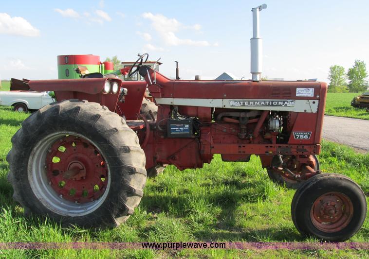 image for item B2686 1970 International Farmall 756 tractor