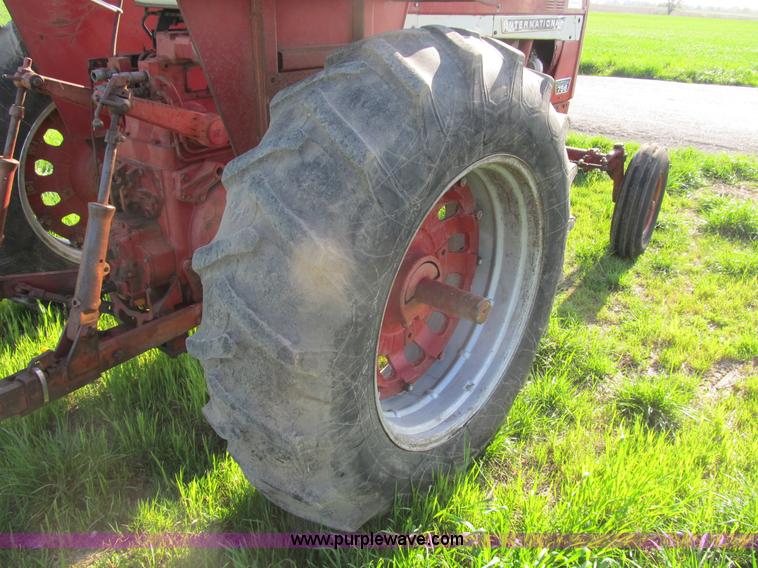 image for item B2686 1970 International Farmall 756 tractor