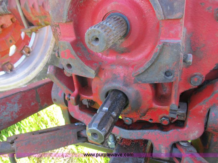 image for item B2686 1970 International Farmall 756 tractor