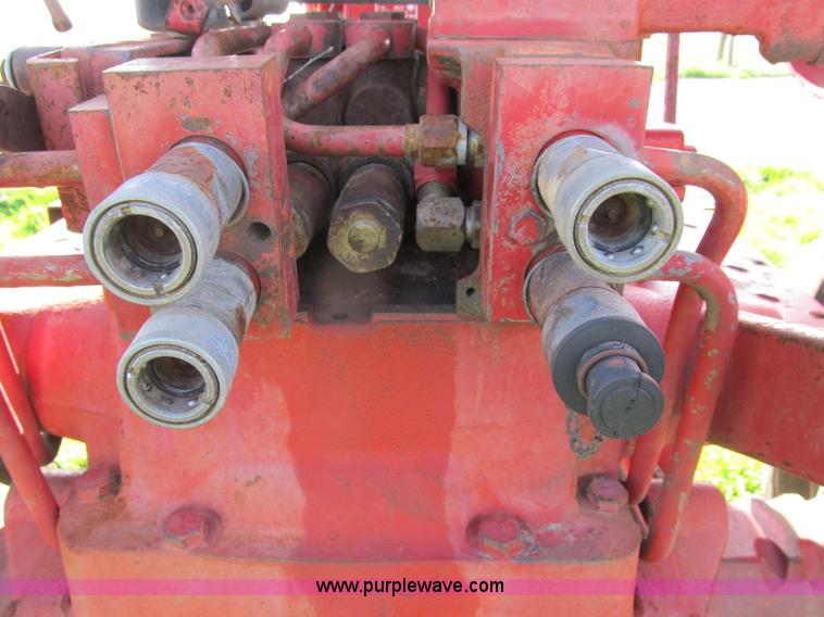 image for item B2686 1970 International Farmall 756 tractor