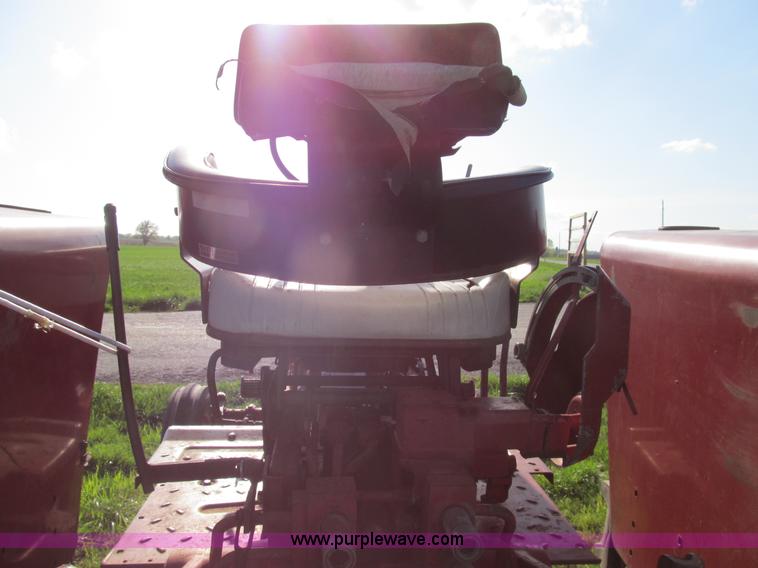 image for item B2686 1970 International Farmall 756 tractor