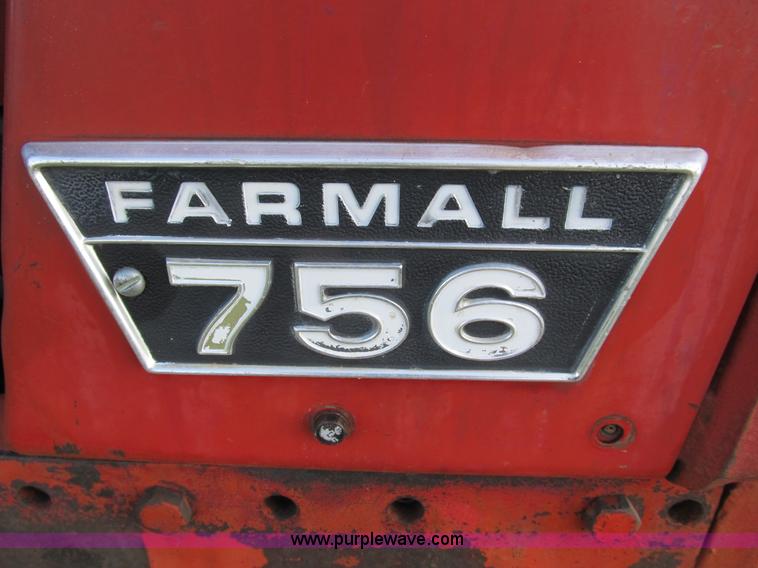 image for item B2686 1970 International Farmall 756 tractor