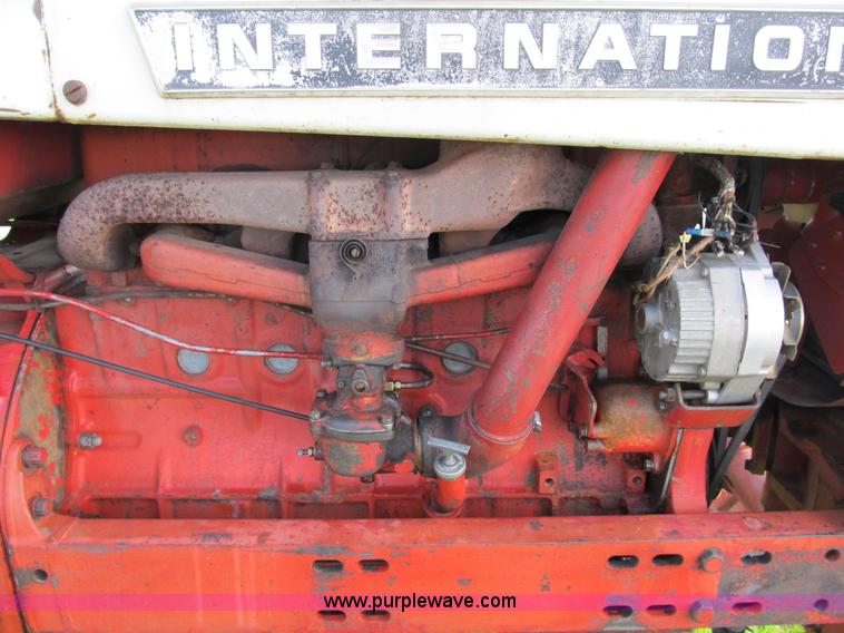 image for item B2686 1970 International Farmall 756 tractor